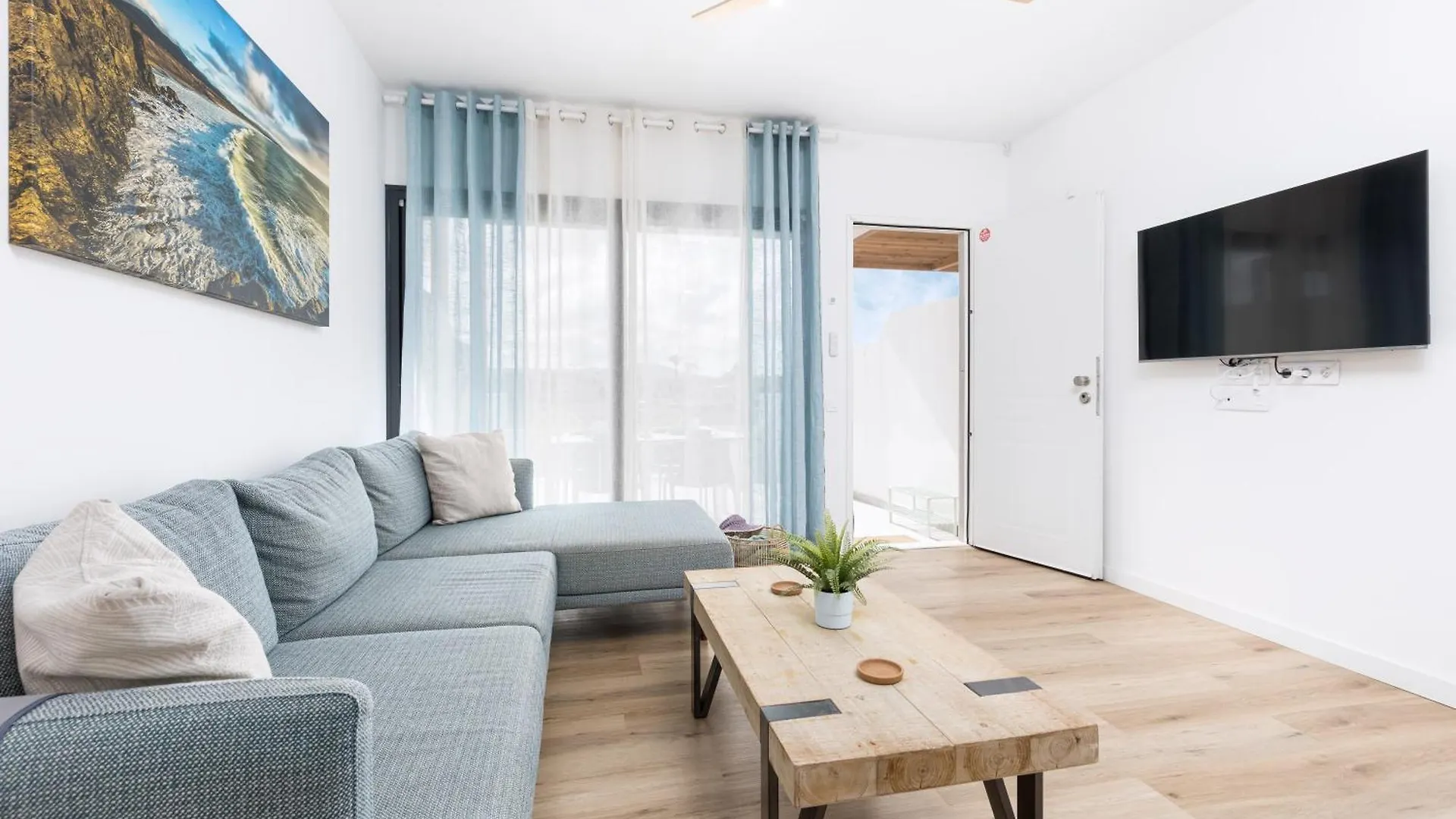 Апартаменты Home2Book Modern Oasis & Pool Near Corralejo Beach Ла-Олива